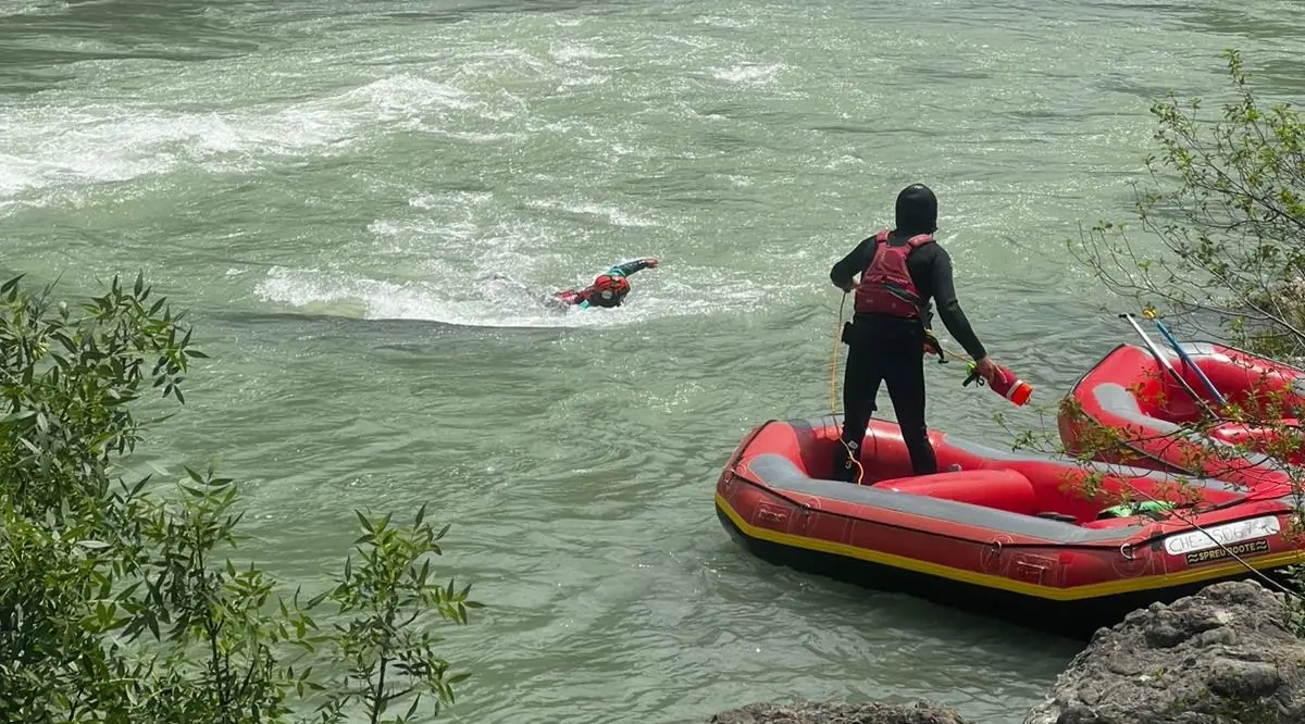Curso rescate para guias de rafitng. entrenamiento en RIVER GURU